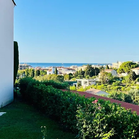 Beautiful House Garden-floor With Sea View & 10 Min Walk Сasa de vacaciones